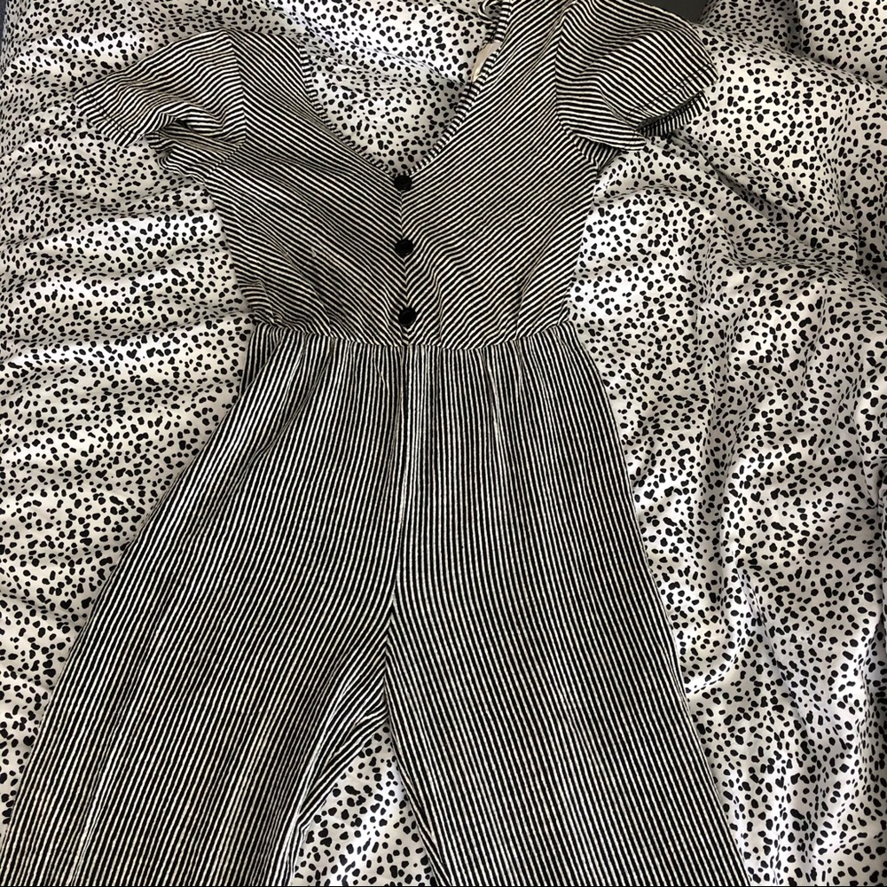 Jumpsuit - ⭐️FREE SHIPPING⭐️